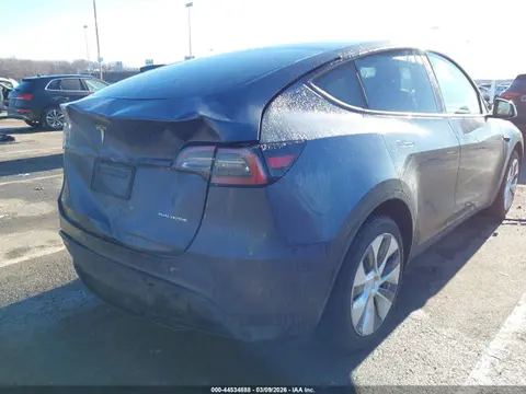 2023 Tesla Model Y Awd/long Range Dual Motor All-wheel Drive VIN 7SAYGDEE2PA210153 фото 4