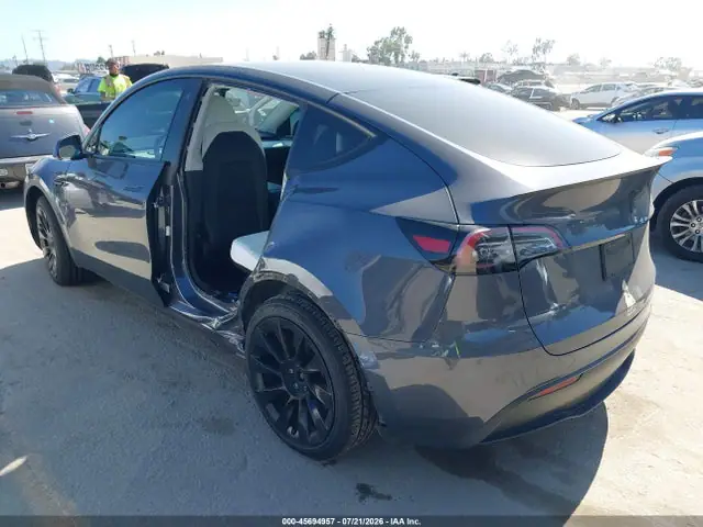 7SAYGDEE5PF605673 — 2023 Tesla Model Y AWD/Long Range Dual Motor ALL-Wheel Drive, фото 3 с аукциона IAAI 30.09.2026, Левый бок