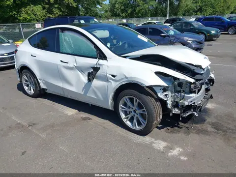 7SAYGDEE5PA060894 — 2023 Tesla Model Y AWD/Long Range Dual Motor ALL-Wheel Drive, Передняя часть (Front End), фото до ремонта