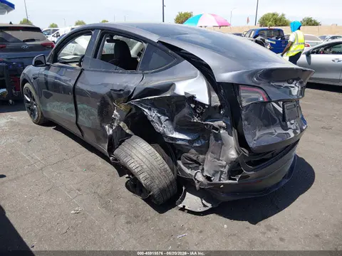 2023 Tesla Model Y Awd/long Range Dual Motor All-wheel Drive VIN 7SAYGAEE2PF829580 фото 3
