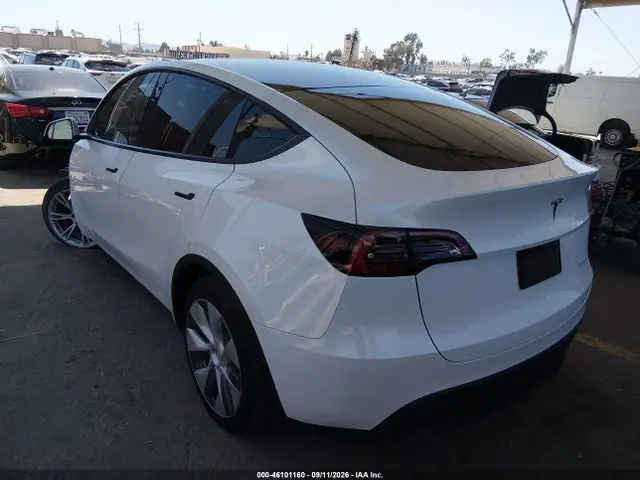 7SAYGDEE5PA118471 — 2023 Tesla Model Y AWD/Long Range Dual Motor ALL-Wheel Drive, фото 3 с аукциона IAAI 14.10.2026, Передняя часть слева