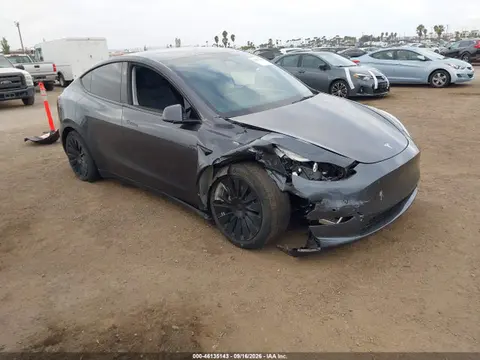 7SAYGAEE8PF842592 — 2023 Tesla Model Y AWD/Long Range Dual Motor ALL-Wheel Drive, Передняя часть справа (Right Front), фото до ремонта
