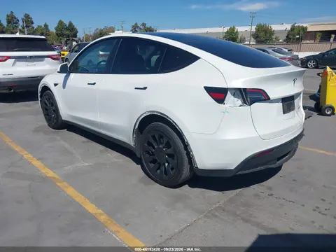 2023 Tesla Model Y Awd/long Range Dual Motor All-wheel Drive VIN 7SAYGDEE8PF676155 фото 3