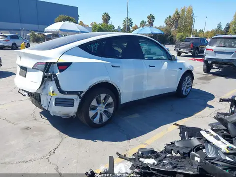 2023 Tesla Model Y Awd/long Range Dual Motor All-wheel Drive VIN 7SAYGDEE4PF663175 фото 4