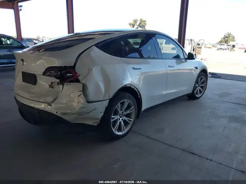 2020 Tesla Model Y Long Range Dual Motor All-wheel Drive VIN 5YJYGDEE1LF028230 фото 4