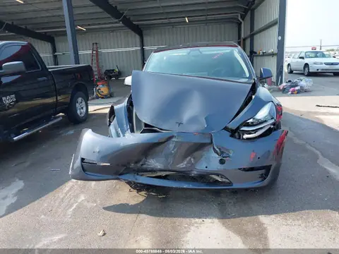 2020 Tesla Model Y Long Range Dual Motor All-wheel Drive VIN 5YJYGDEE5LF030076 фото 13