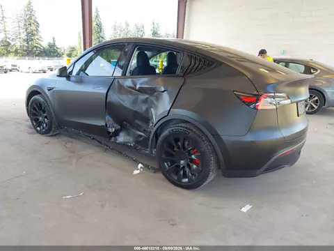 2020 Tesla Model Y Long Range Dual Motor All-wheel Drive VIN 5YJYGDEE5LF045449 фото 3