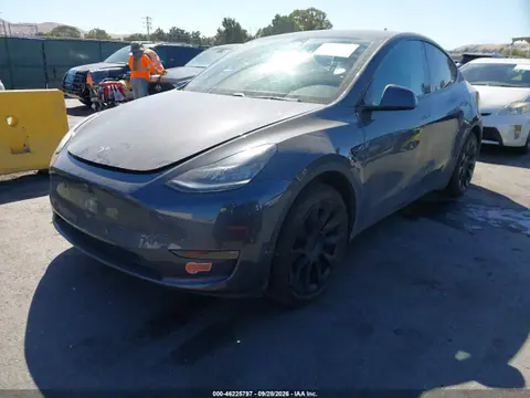 2020 Tesla Model Y Long Range Dual Motor All-wheel Drive VIN 5YJYGDEE0LF051305 фото 2