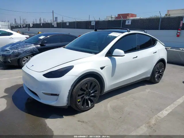 5YJYGDEE2MF097364 — 2021 Tesla Model Y Long Range Dual Motor ALL-Wheel Drive, фото 2 с аукциона IAAI 14.10.2026, Левый и правый бока