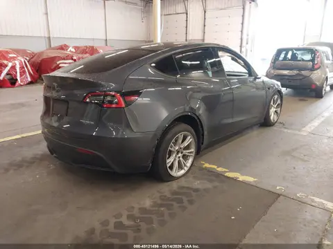 2021 Tesla Model Y Long Range Dual Motor All-wheel Drive VIN 5YJYGDEE7MF094895 фото 4