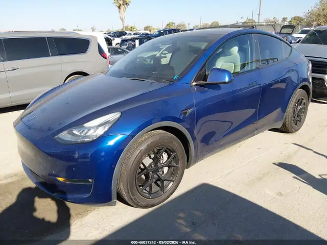 5YJYGDEE6MF212824 — 2021 Tesla Model Y Long Range Dual Motor ALL-Wheel Drive, фото 2 с аукциона IAAI 14.10.2026, Передняя часть