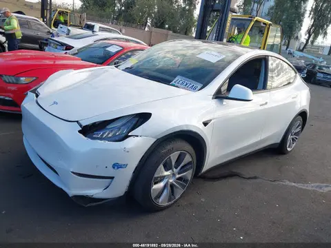 2021 Tesla Model Y Long Range Dual Motor All-wheel Drive VIN 5YJYGDEE3MF145616 фото 2