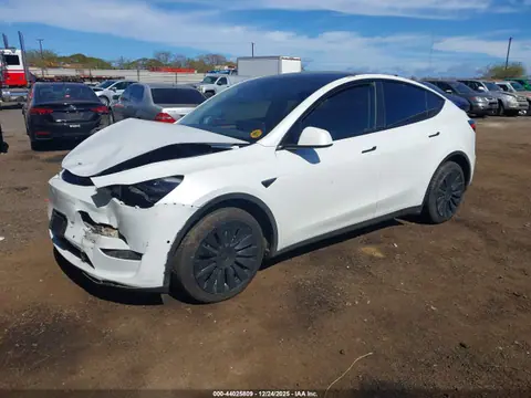 2022 Tesla Model Y Long Range Dual Motor All-wheel Drive VIN 7SAYGAEE8NF540779 фото 2