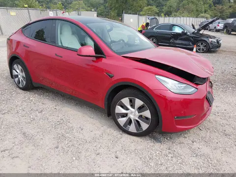 7SAYGDEE9NF323212 — 2022 Tesla Model Y Long Range Dual Motor ALL-Wheel Drive, Передняя часть (Front End), фото до ремонта