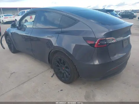 2022 Tesla Model Y Long Range Dual Motor All-wheel Drive VIN 7SAYGDEE2NA006269 фото 3