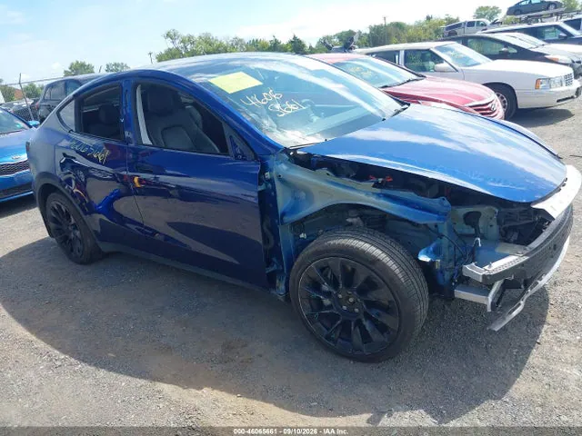 2022 Tesla Model Y Long Range Dual Motor All-wheel Drive VIN 7SAYGDEE6NF383805 фото 1