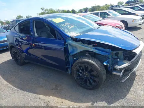 2022 Tesla Model Y Long Range Dual Motor All-wheel Drive VIN 7SAYGDEE6NF383805 фото 1