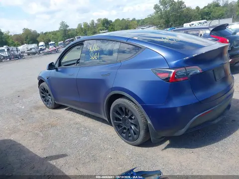 2022 Tesla Model Y Long Range Dual Motor All-wheel Drive VIN 7SAYGDEE6NF383805 фото 3