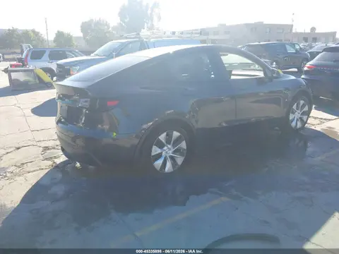 2024 Tesla Model Y Long Range Dual Motor All-wheel Drive VIN 7SAYGAEE5RF004782 фото 4