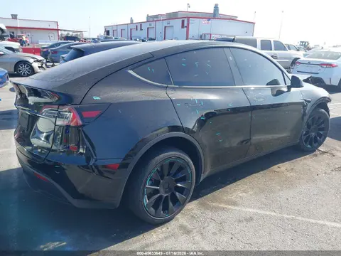2024 Tesla Model Y Long Range Dual Motor All-wheel Drive VIN 7SAYGDEE7RA246195 фото 4