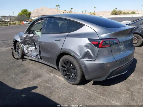 2024 Tesla Model Y Long Range Dual Motor All-wheel Drive VIN 7SAYGAEEXRF204685 фото 3