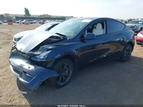 2024 Tesla Model Y Long Range Dual Motor All-wheel Drive VIN 7SAYGDEE2RF117137 фото 2