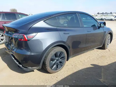 2024 Tesla Model Y Long Range Dual Motor All-wheel Drive VIN 7SAYGDEE2RF117137 фото 4