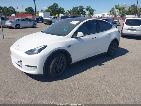2024 Tesla Model Y Long Range Dual Motor All-wheel Drive VIN 7SAYGAEE1RF169051 фото 2
