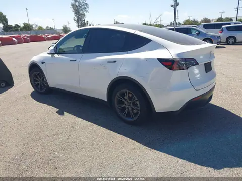2024 Tesla Model Y Long Range Dual Motor All-wheel Drive VIN 7SAYGAEE1RF169051 фото 3