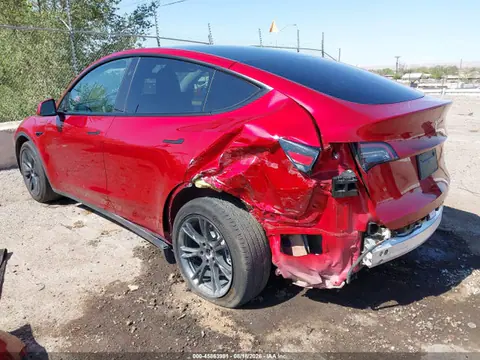 2024 Tesla Model Y Long Range Dual Motor All-wheel Drive VIN 7SAYGAEE7RF110831 фото 3