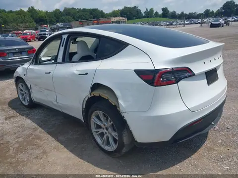 2024 Tesla Model Y Long Range Dual Motor All-wheel Drive VIN 7SAYGDEE6RA270598 фото 3