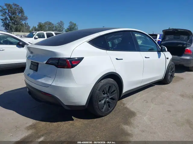 7SAYGDEE0RF177627 — 2024 Tesla Model Y Long Range Dual Motor ALL-Wheel Drive, фото 4 с аукциона IAAI 14.10.2026, Передняя часть справа
