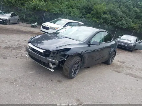 2024 Tesla Model Y Long Range Dual Motor All-wheel Drive VIN 7SAYGDEE0RA321089 фото 2