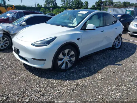 2024 Tesla Model Y Long Range Dual Motor All-wheel Drive VIN 7SAYGDEE4RF034972 фото 2