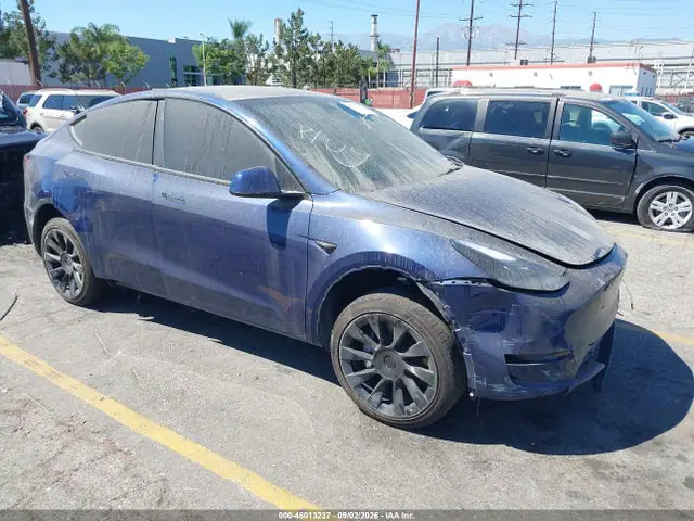 7SAYGAEE3RF023637 — 2024 Tesla Model Y Long Range Dual Motor ALL-Wheel Drive, Передняя и задняя части (Front & Rear), фото до ремонта