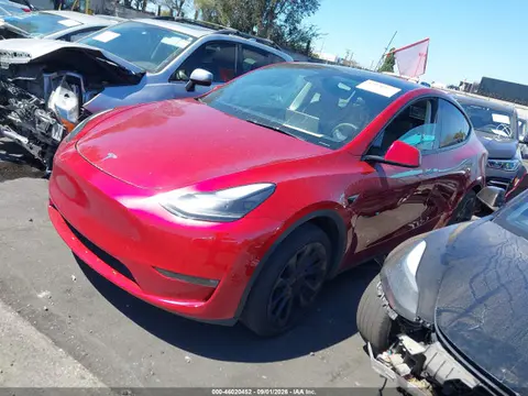2024 Tesla Model Y Long Range Dual Motor All-wheel Drive VIN 7SAYGDEE4RF013667 фото 2