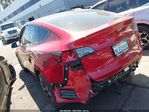 2024 Tesla Model Y Long Range Dual Motor All-wheel Drive VIN 7SAYGDEE4RF013667 фото 3