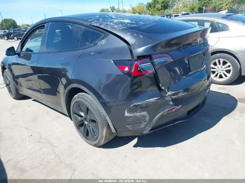 2024 Tesla Model Y Long Range Dual Motor All-wheel Drive VIN 7SAYGDEE9RF163337 фото 3