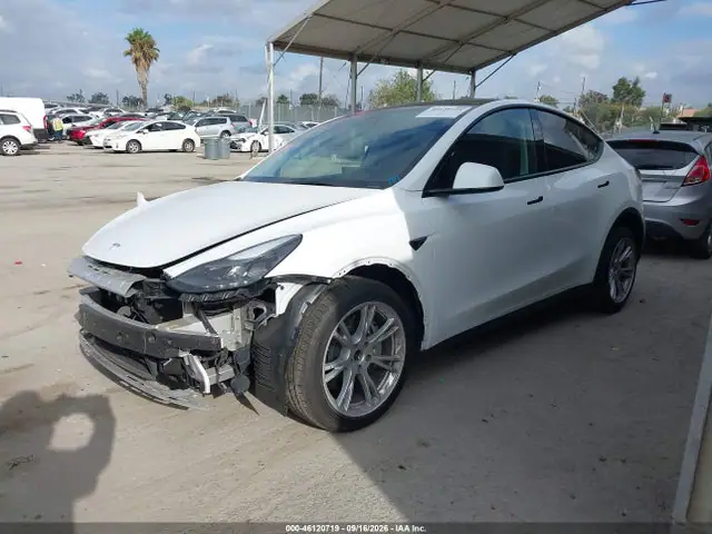 7SAYGAEE8RF057489 — 2024 Tesla Model Y Long Range Dual Motor ALL-Wheel Drive, фото 2 с аукциона IAAI 14.10.2026, Передняя часть справа