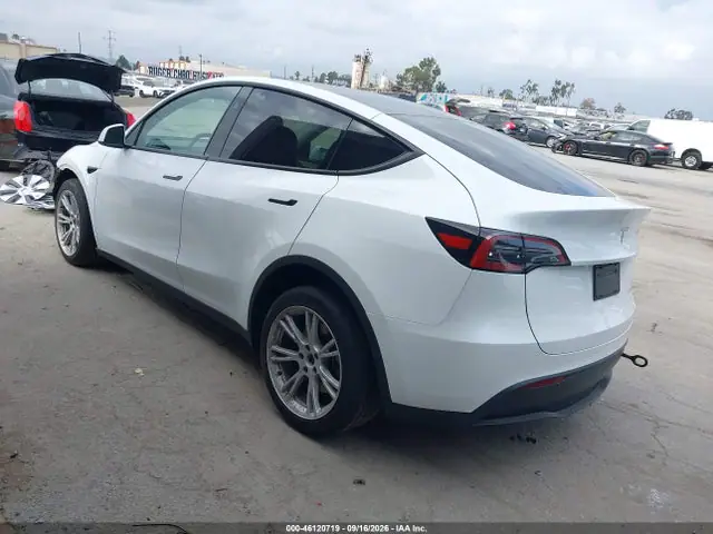 7SAYGAEE8RF057489 — 2024 Tesla Model Y Long Range Dual Motor ALL-Wheel Drive, фото 3 с аукциона IAAI 14.10.2026, Передняя часть справа