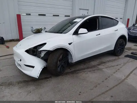 2025 Tesla Model Y Long Range Dual Motor All-wheel Drive VIN 7SAYGDEE2SF295958 фото 2