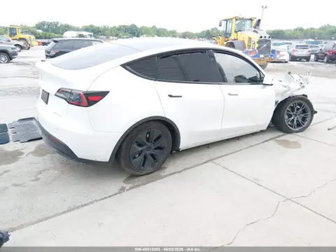 2025 Tesla Model Y Long Range Dual Motor All-wheel Drive VIN 7SAYGDEE2SF295958 фото 4