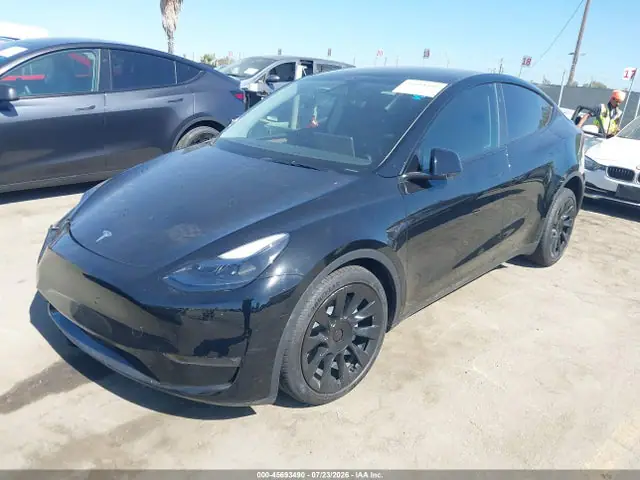 7SAYGDEE6SF299530 — 2025 Tesla Model Y Long Range Dual Motor ALL-Wheel Drive, фото 2 с аукциона IAAI 14.10.2026, Передняя часть справа