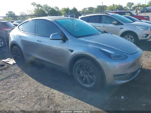 7SAYGDEE6SA343720 — 2025 Tesla Model Y Long Range Dual Motor ALL-Wheel Drive, Передняя часть слева (Left Front), фото до ремонта