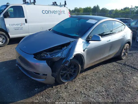 2025 Tesla Model Y Long Range Dual Motor All-wheel Drive VIN 7SAYGDEE6SA343720 фото 2