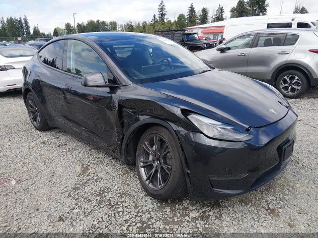 7SAYGDED0SF313297 Tesla Model Y Long Range Dual Motor Rear-Wheel Drive 2025 — повреждение Правый бок, фото до ремонта