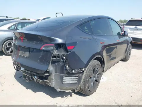 2025 Tesla Model Y Long Range Dual Motor Rear-wheel Drive VIN 7SAYGDED0SA349567 фото 4