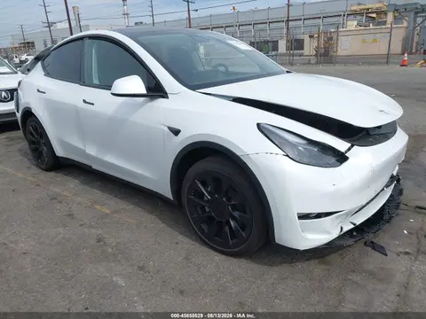 7SAYGDED7SF312941 — 2025 Tesla Model Y Long Range Dual Motor Rear-Wheel Drive, Передняя часть (Front & Rear), фото до ремонта