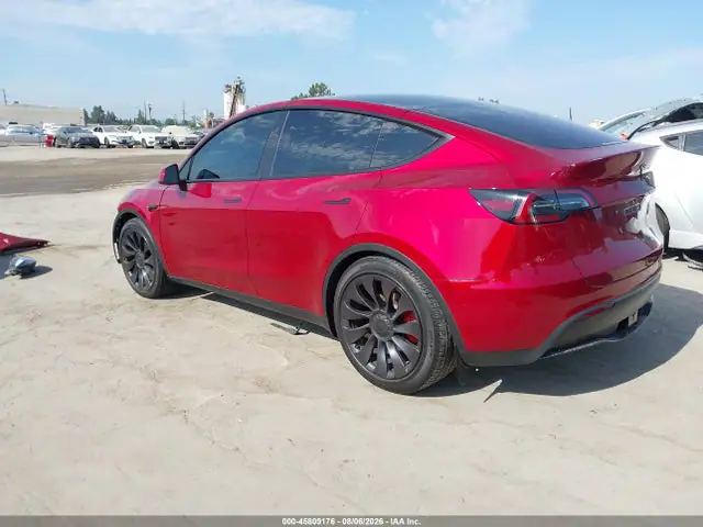 7SAYGDED5RF117527 — 2024 Tesla Model Y Long Range Single Motor Rear-Wheel Drive/RWD, фото 3 с аукциона IAAI 14.10.2026, Передняя часть
