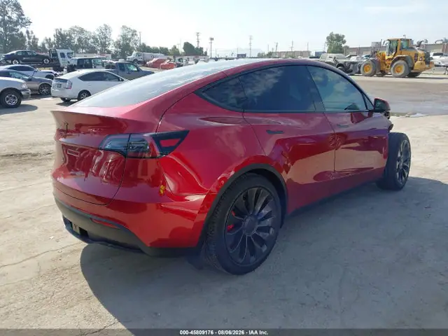 7SAYGDED5RF117527 — 2024 Tesla Model Y Long Range Single Motor Rear-Wheel Drive/RWD, фото 4 с аукциона IAAI 14.10.2026, Передняя часть